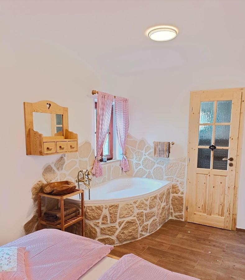 Kamenný Újezd Chalet D' Amour מראה חיצוני תמונה